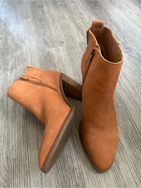 Lucky Brand Tan Leather Ankle
Booties Block Heel Size 9M / 40